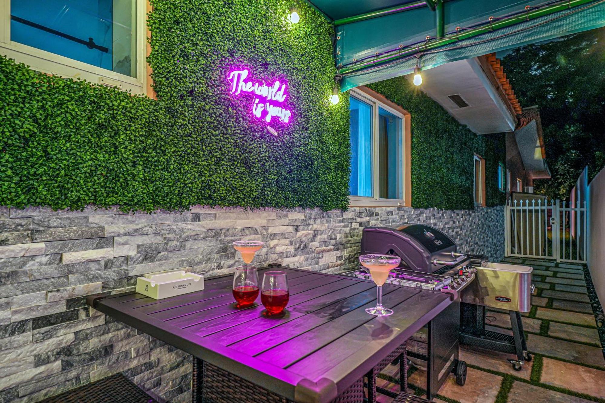 Vacay Spot Happy Escape 15 Min Beach Massage Shower Prime Loc! 6 Blocks Away From Bars, Nite Clubs, Res, Shops Майами Экстерьер фото